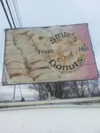 Strite's Donuts logo