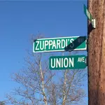 Zuppardi's Apizza logo