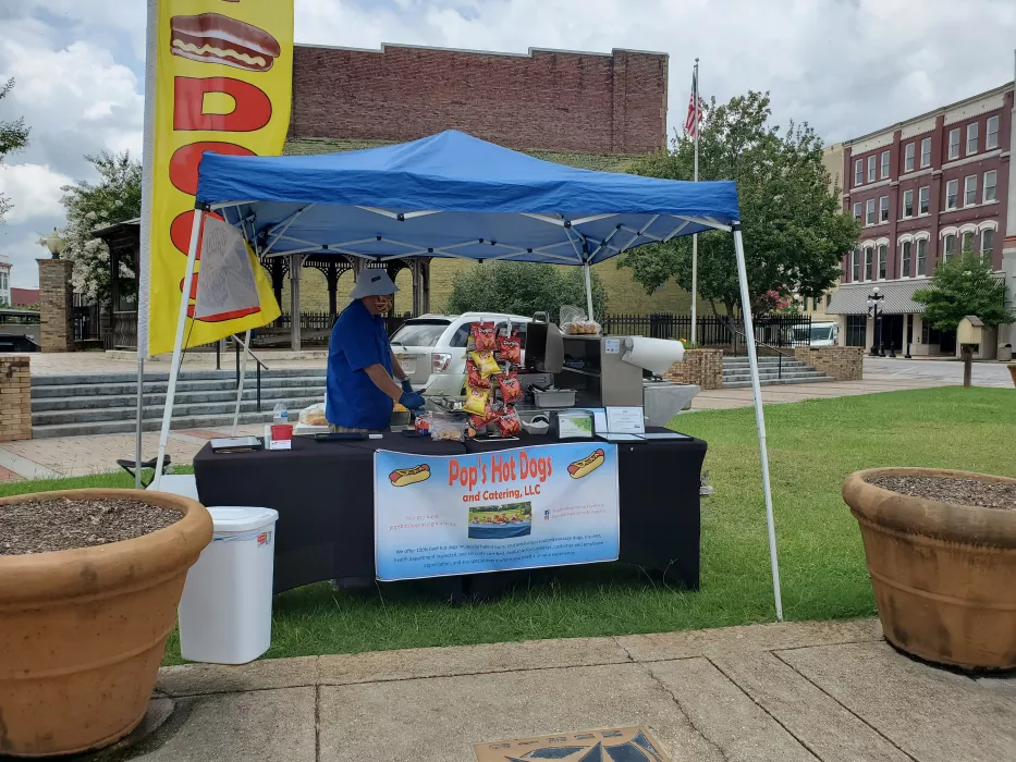 hot dog cart